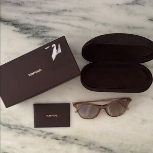 Tom Ford Elegant Nude Sunglasses Set